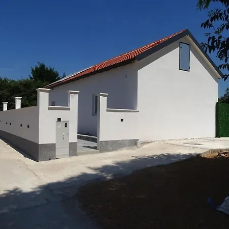 Nyaraló Parancin By Interhome